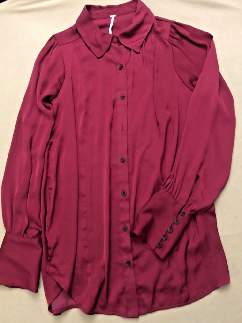 Free People burgundy relaxed fit w/long buttoned cuffs and classic collar M